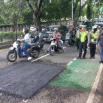 Perbaikan Jalan Rusak Di Percepat Oleh Polisi Dan Dinas Bina Marga