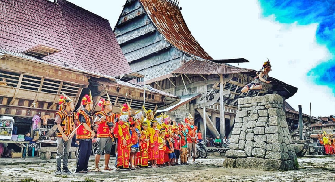 Lompat Batu Nias: Tradisi Penuh Adrenalin Dari Sumatera Utara