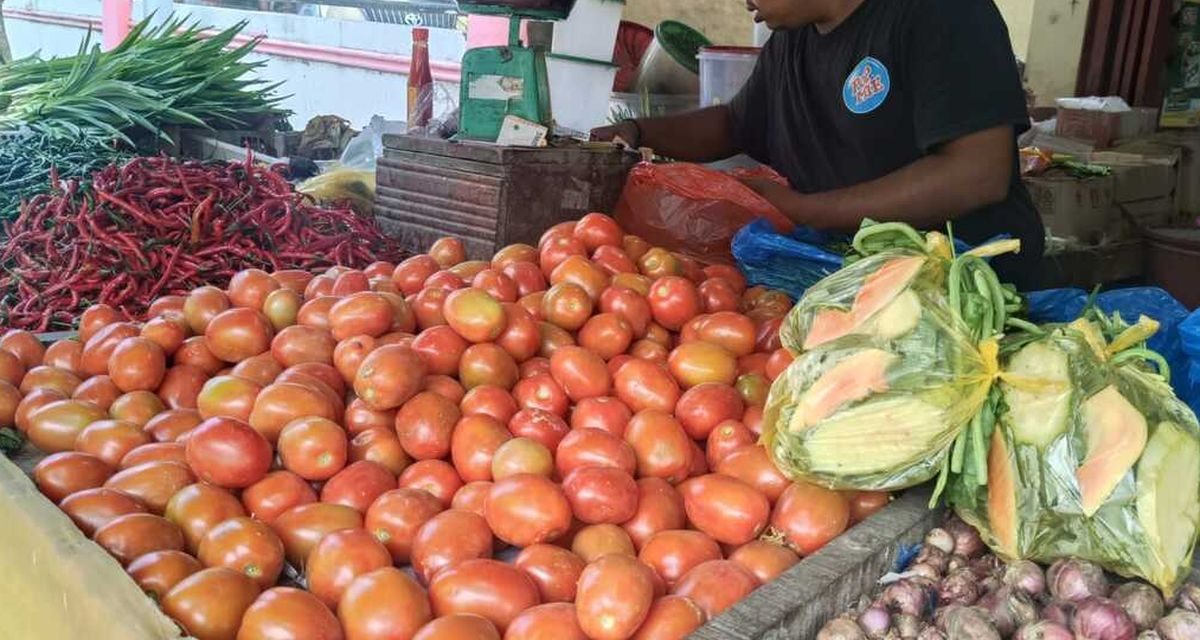 Bahan Pokok Naik, Pedagang Dan Pembeli Sama-Sama Tertekan
