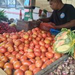 Bahan Pokok Naik, Pedagang Dan Pembeli Sama-Sama Tertekan