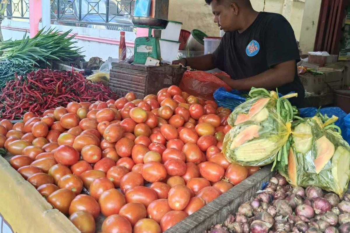 Bahan Pokok Naik, Pedagang Dan Pembeli Sama-Sama Tertekan