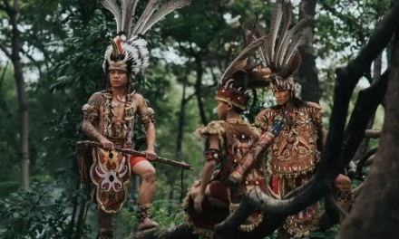 Suku Dayak Dan Kearifan Lokal Dalam Menjaga Hutan Kalimantan