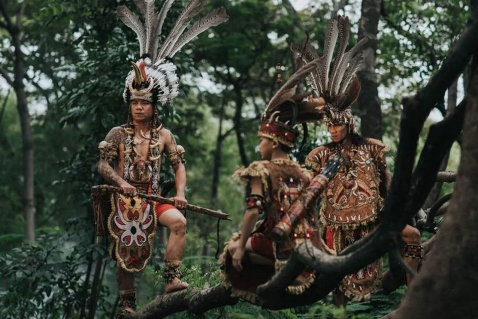 Suku Dayak Dan Kearifan Lokal Dalam Menjaga Hutan Kalimantan