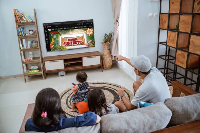 Perubahan Lanskap Media: Pergeseran Dari Televisi Ke Digital